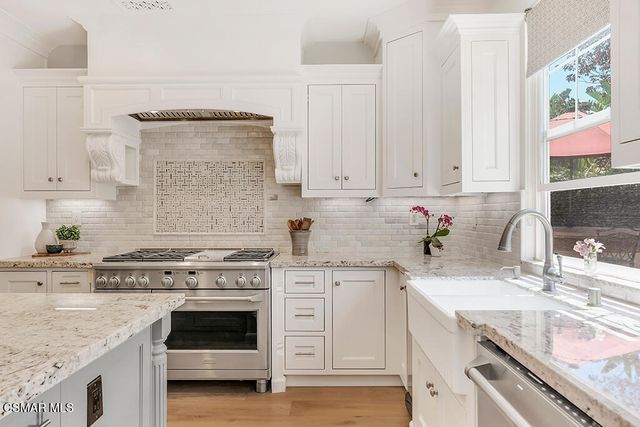 163 Calle Del Prado, Newbury Park, CA 91320