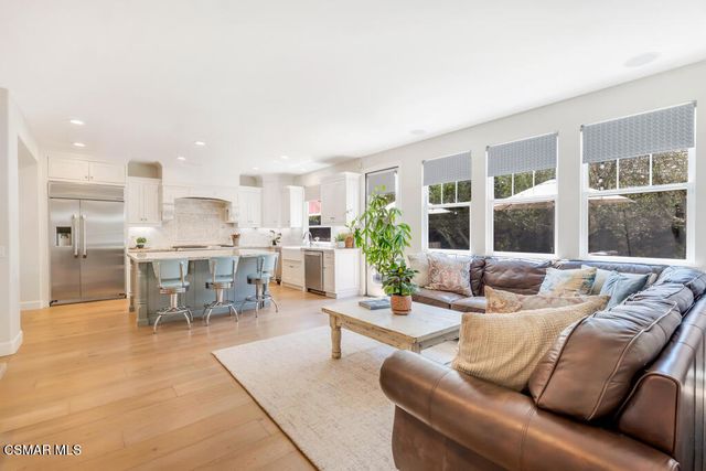 163 Calle Del Prado, Newbury Park, CA 91320