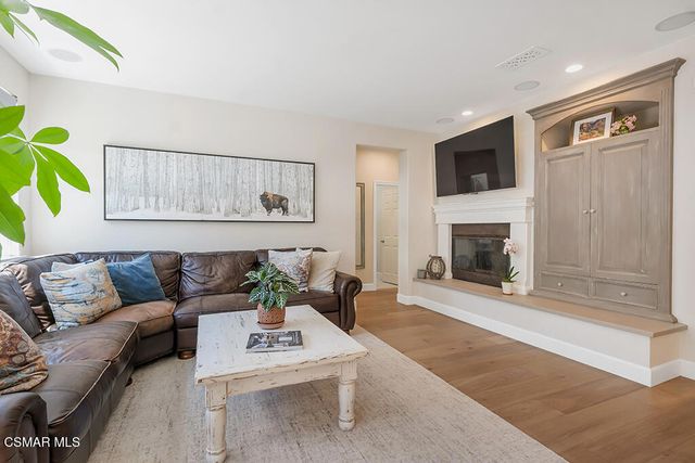 163 Calle Del Prado, Newbury Park, CA 91320