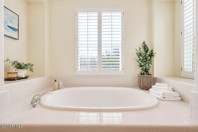 163 Calle Del Prado, Newbury Park, CA 91320