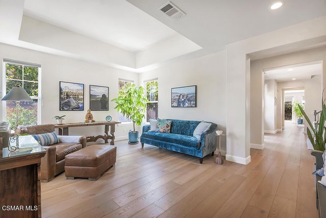 163 Calle Del Prado, Newbury Park, CA 91320