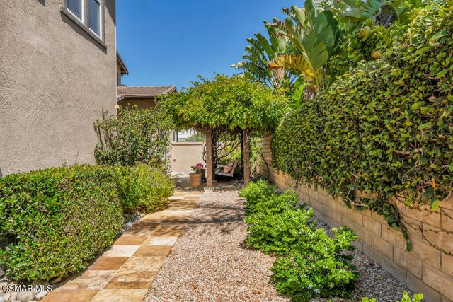 163 Calle Del Prado, Newbury Park, CA 91320