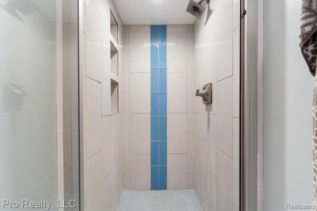 45317 Stonehedge Drive, Plymouth, MI 48170