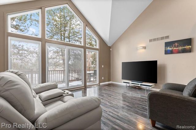 45317 Stonehedge Drive, Plymouth, MI 48170