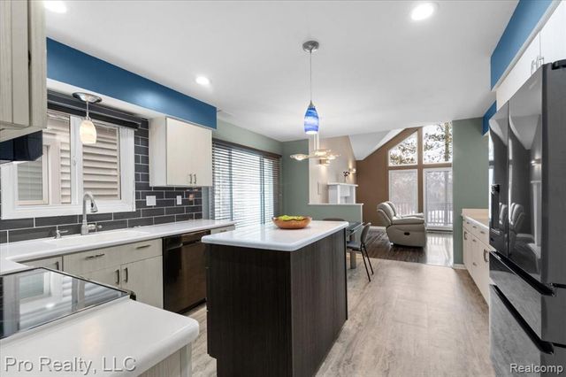 45317 Stonehedge Drive, Plymouth, MI 48170