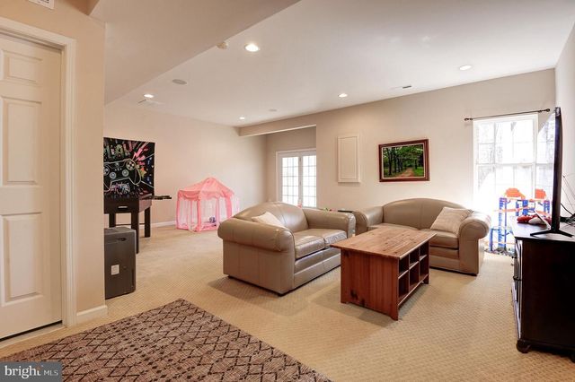 43395 BRIAR CREEK TER, Ashburn, VA 20147