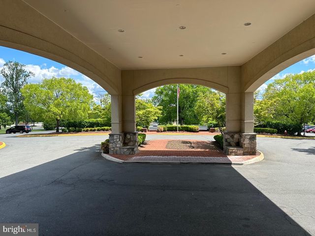 43395 BRIAR CREEK TER, Ashburn, VA 20147