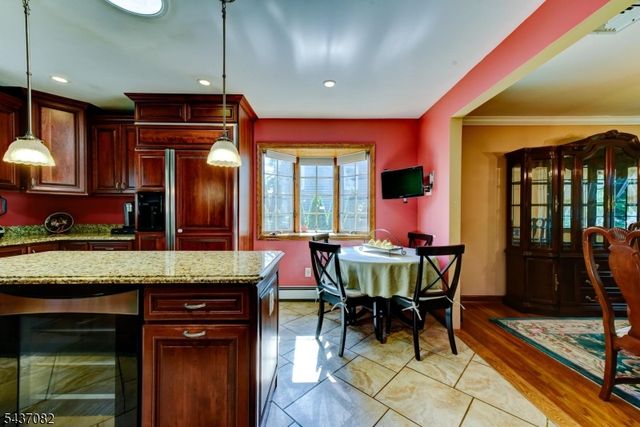 11 Yellow Brick Rd, Wayne Twp., NJ 07470