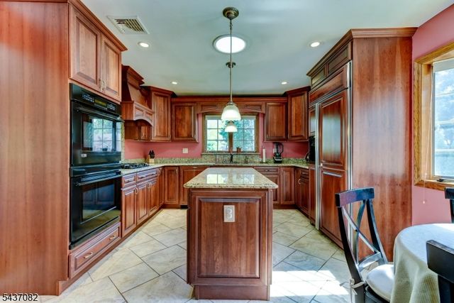 11 Yellow Brick Rd, Wayne Twp., NJ 07470
