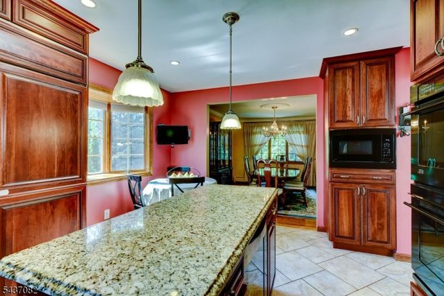 11 Yellow Brick Rd, Wayne Twp., NJ 07470