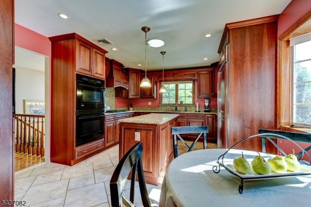 11 Yellow Brick Rd, Wayne Twp., NJ 07470
