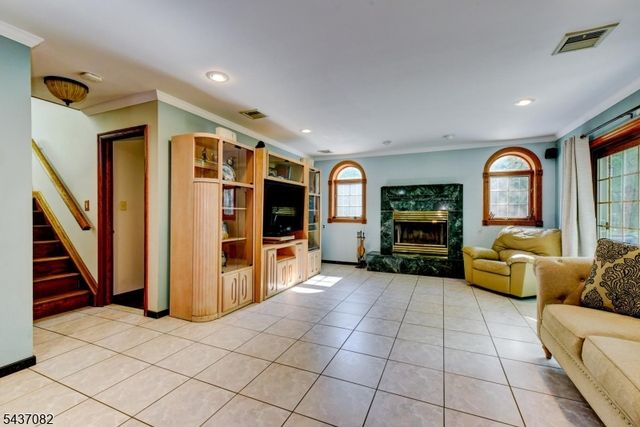 11 Yellow Brick Rd, Wayne Twp., NJ 07470