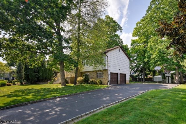 11 Yellow Brick Rd, Wayne Twp., NJ 07470