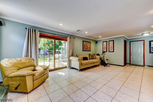 11 Yellow Brick Rd, Wayne Twp., NJ 07470