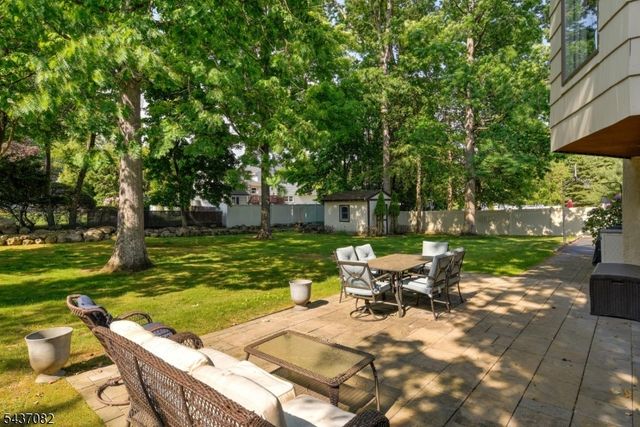 11 Yellow Brick Rd, Wayne Twp., NJ 07470