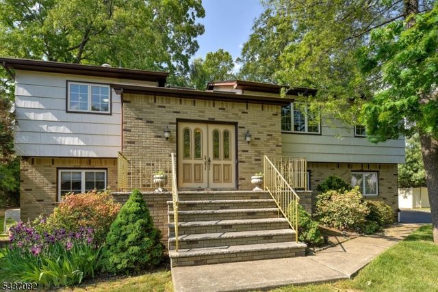 11 Yellow Brick Rd, Wayne Twp., NJ 07470