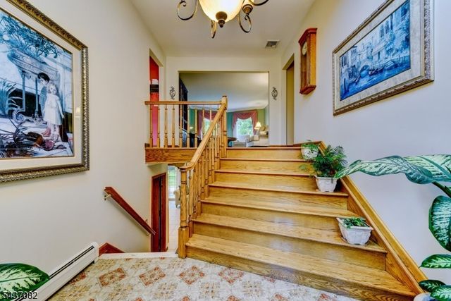 11 Yellow Brick Rd, Wayne Twp., NJ 07470