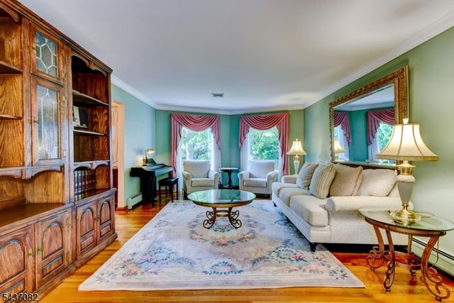 11 Yellow Brick Rd, Wayne Twp., NJ 07470