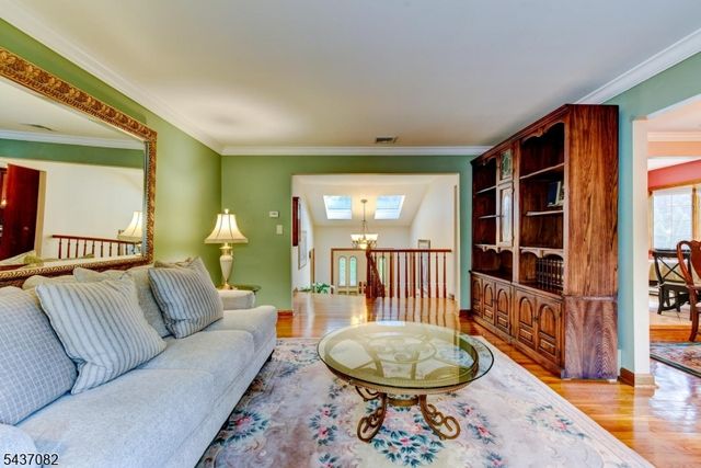 11 Yellow Brick Rd, Wayne Twp., NJ 07470