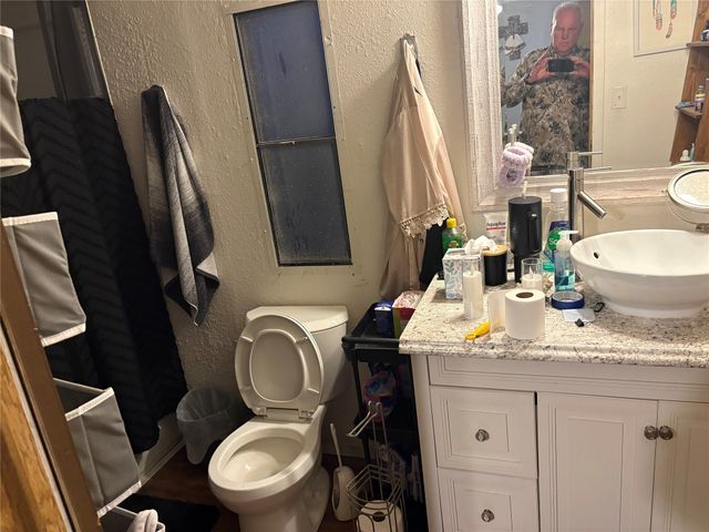 345 salisbury Street, Jacksboro, TX 76458