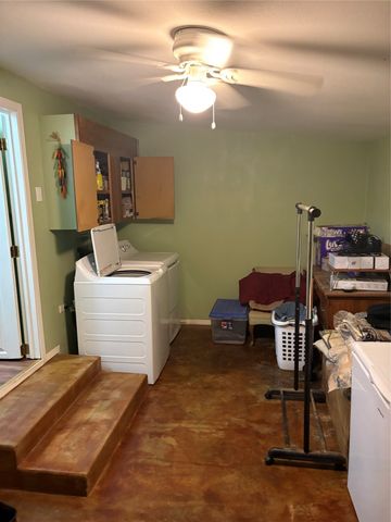 345 salisbury Street, Jacksboro, TX 76458