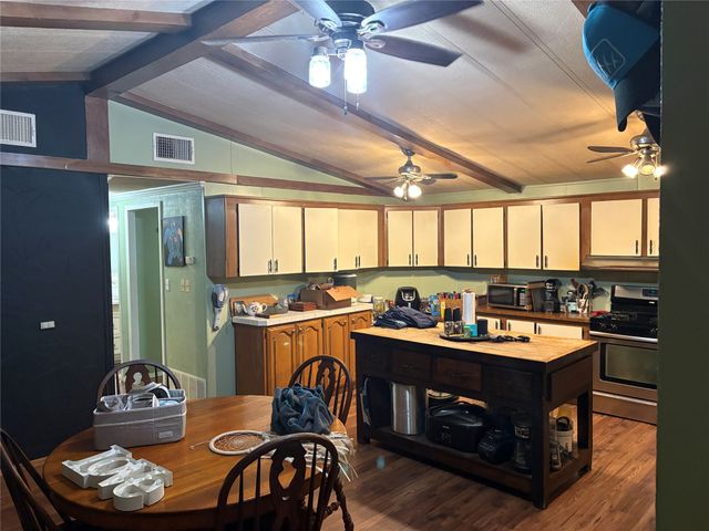 345 salisbury Street, Jacksboro, TX 76458