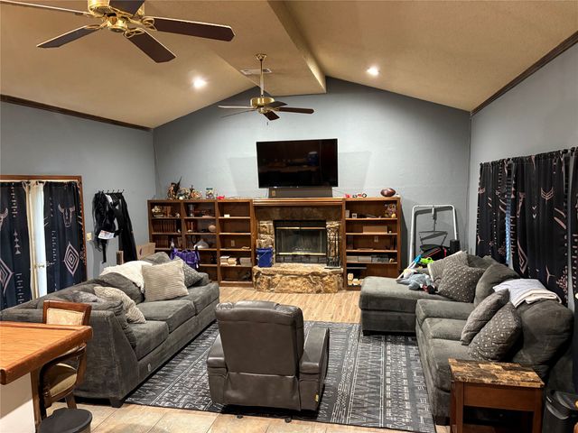 345 salisbury Street, Jacksboro, TX 76458