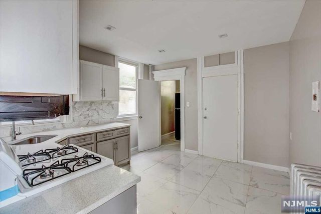 70 S 9th Street, Newark, NJ 07107