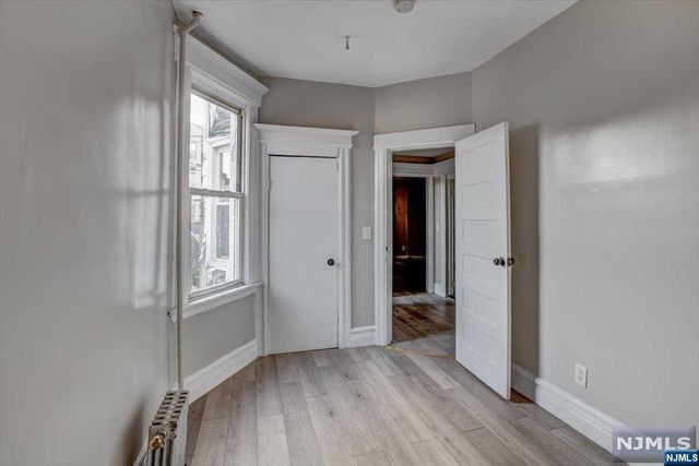 70 S 9th Street, Newark, NJ 07107
