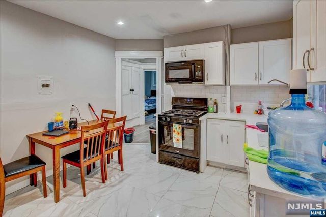 70 S 9th Street, Newark, NJ 07107