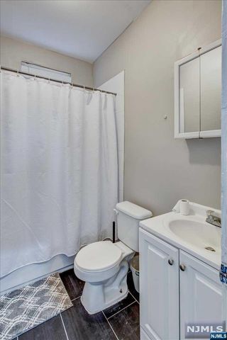70 S 9th Street, Newark, NJ 07107