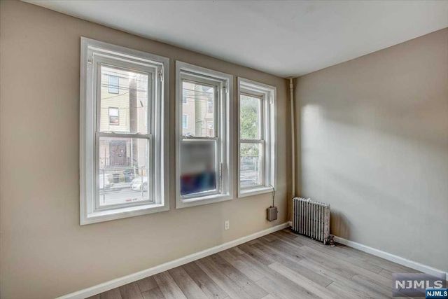 70 S 9th Street, Newark, NJ 07107