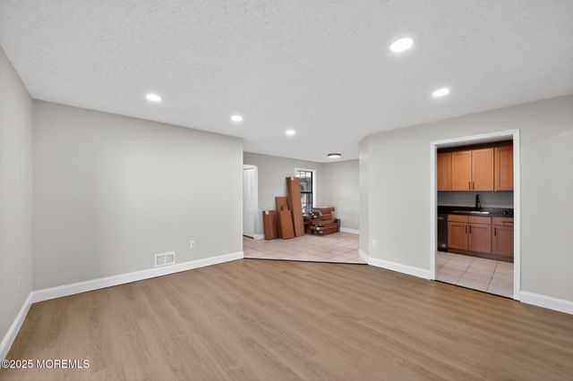 606 Goldthread Court, Jackson, NJ 08527