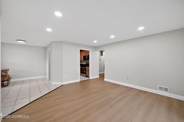 606 Goldthread Court, Jackson, NJ 08527