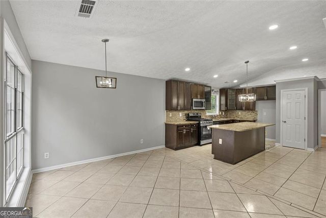 4680 Sterling Oak, Lilburn, GA 30047