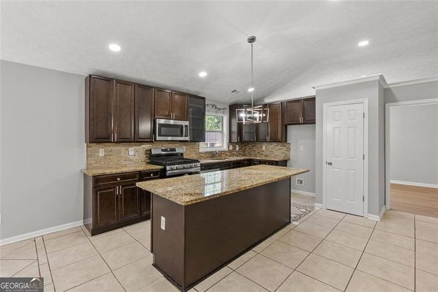 4680 Sterling Oak, Lilburn, GA 30047
