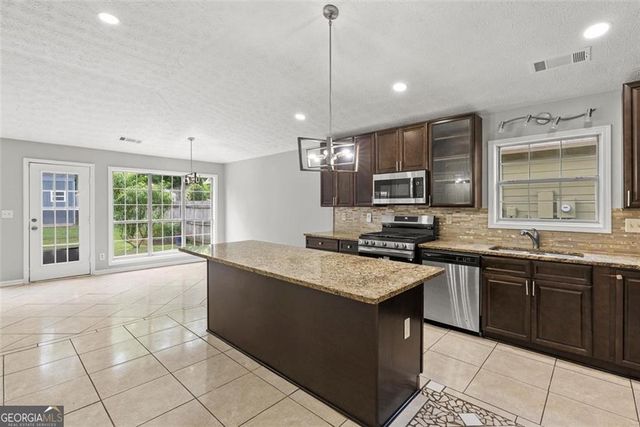 4680 Sterling Oak, Lilburn, GA 30047