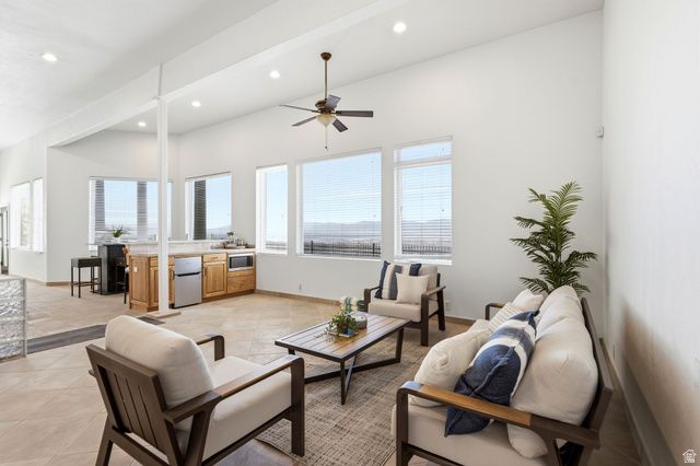 941 N SANDHURST DR, Salt Lake City, UT 84103