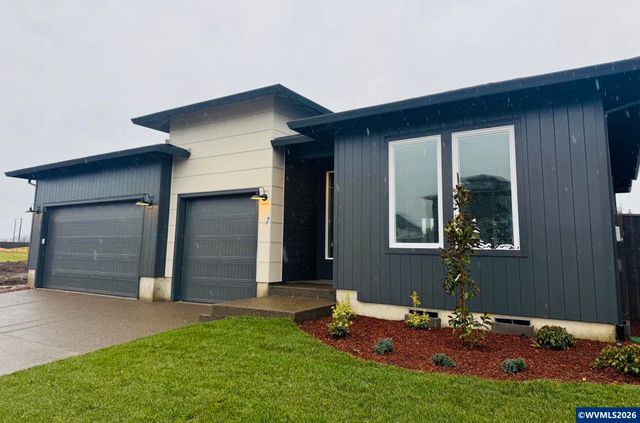 707 Magnolia Av, Woodburn, OR 97071