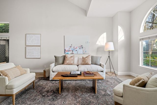 3370 Emerson Dr, Roseville, CA 95661