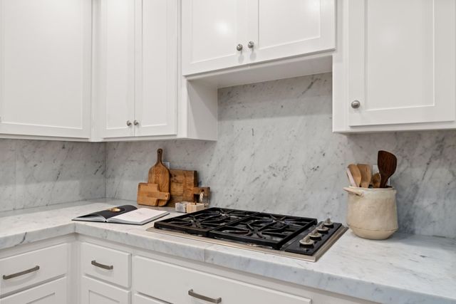 3370 Emerson Dr, Roseville, CA 95661