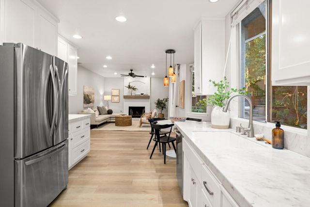 3370 Emerson Dr, Roseville, CA 95661