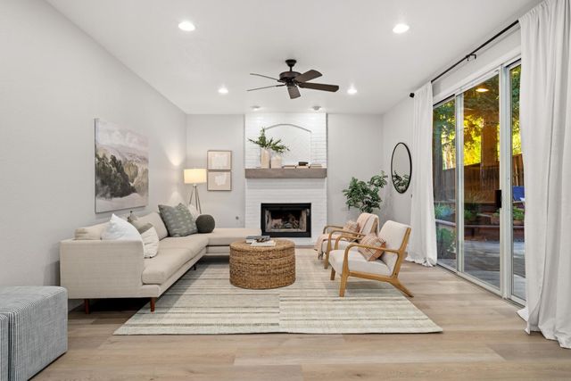 3370 Emerson Dr, Roseville, CA 95661