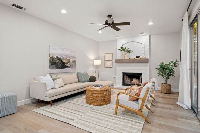 3370 Emerson Dr, Roseville, CA 95661