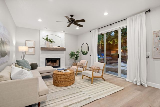 3370 Emerson Dr, Roseville, CA 95661