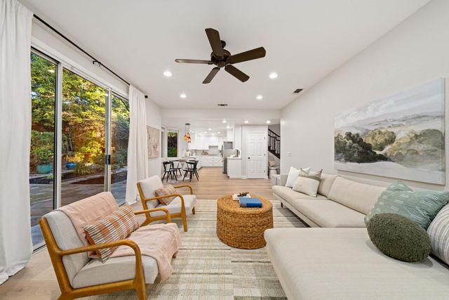 3370 Emerson Dr, Roseville, CA 95661