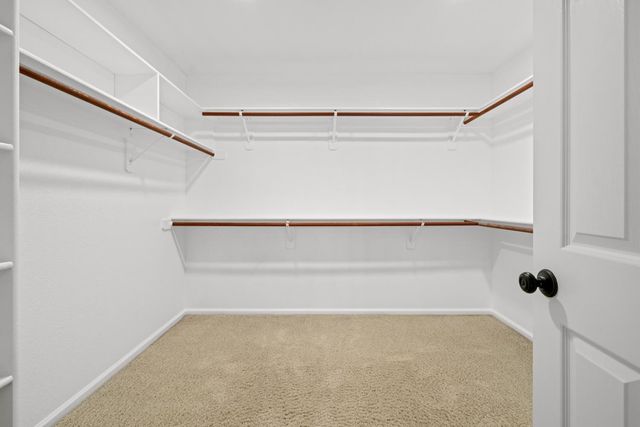 3370 Emerson Dr, Roseville, CA 95661