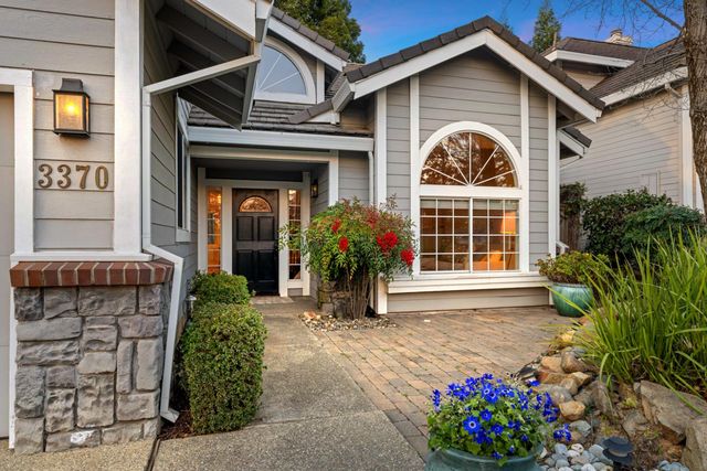 3370 Emerson Dr, Roseville, CA 95661