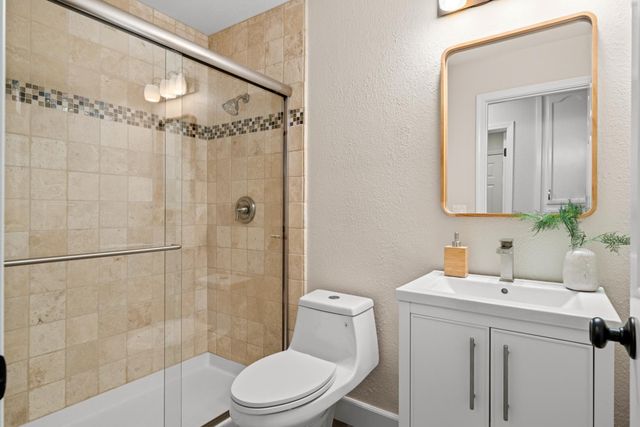 3370 Emerson Dr, Roseville, CA 95661