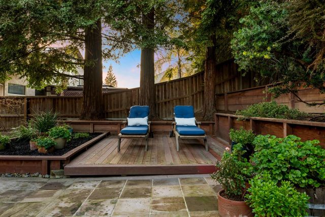 3370 Emerson Dr, Roseville, CA 95661